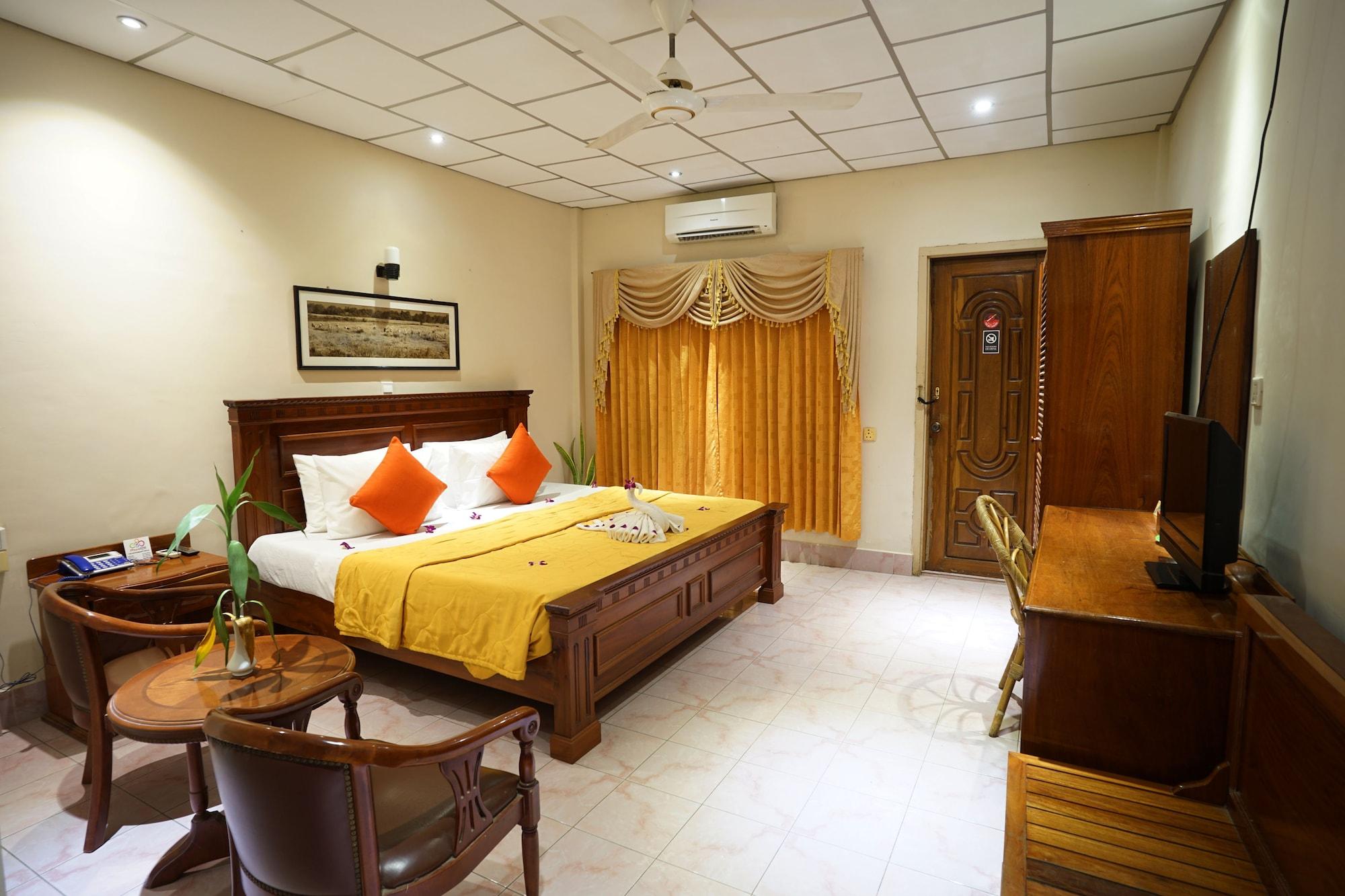 Royal Hotel Battambang Ngoại thất bức ảnh