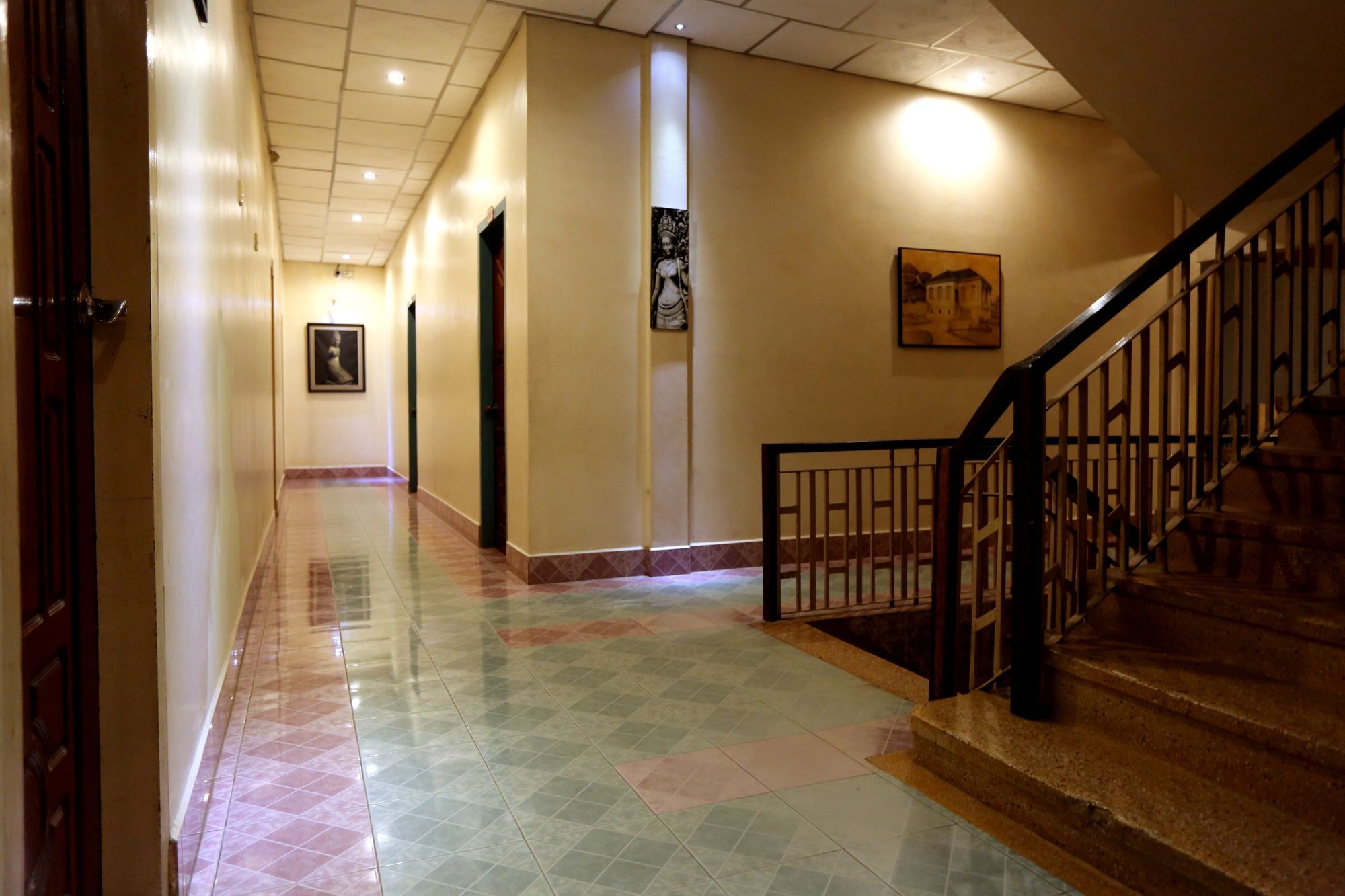 Royal Hotel Battambang Ngoại thất bức ảnh